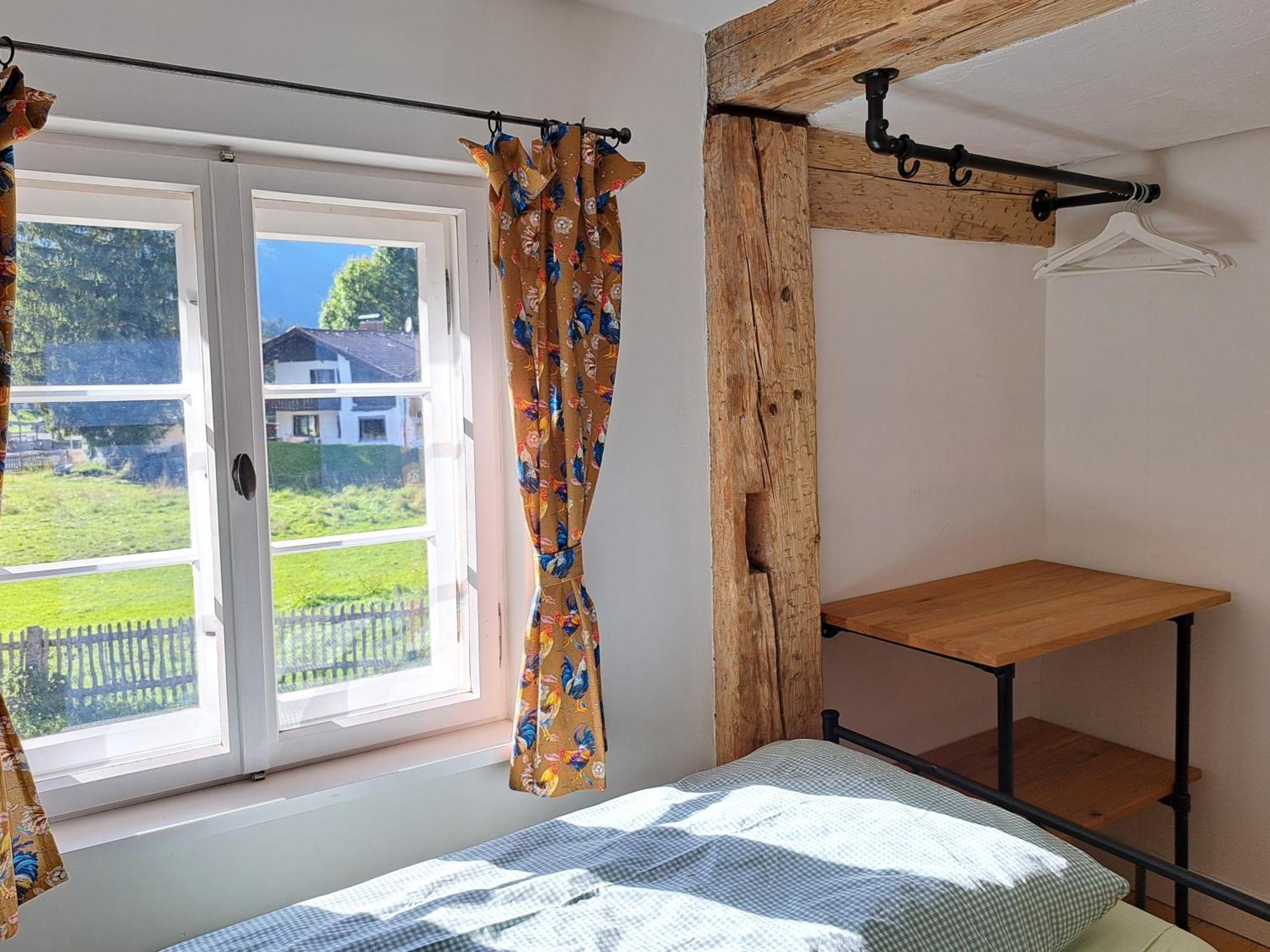 Neu! Ferienwohnungen Im Lueftlmalereck, Hennalahaus Oberammergau Exterior foto