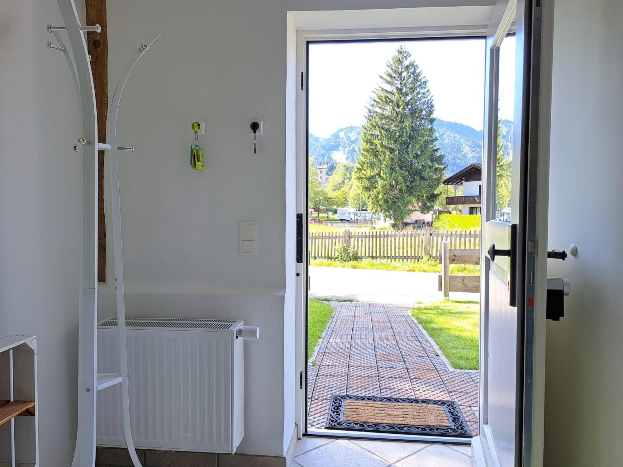 Neu! Ferienwohnungen Im Lueftlmalereck, Hennalahaus Oberammergau Exterior foto
