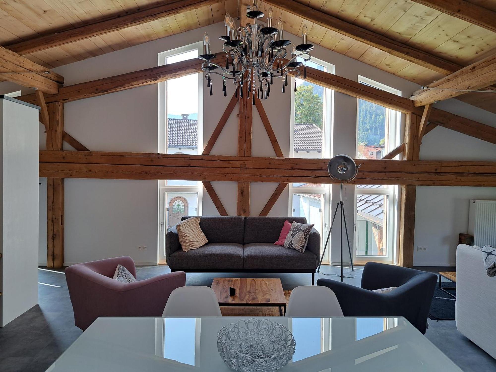 Neu! Ferienwohnungen Im Lueftlmalereck, Hennalahaus Oberammergau Exterior foto