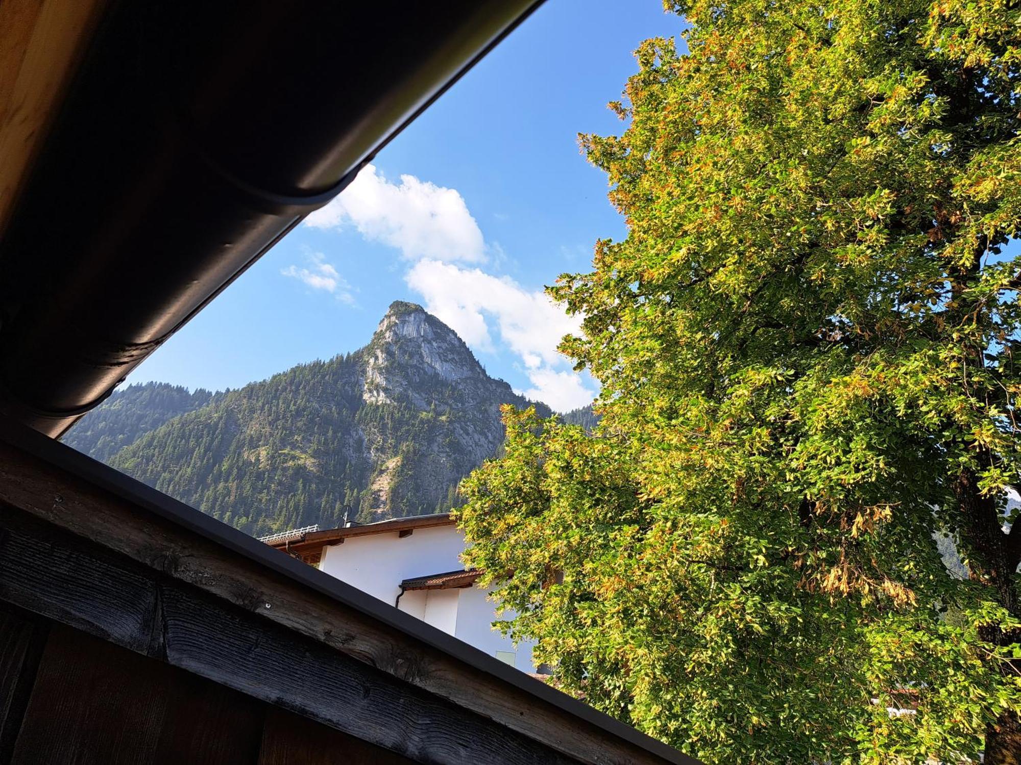 Neu! Ferienwohnungen Im Lueftlmalereck, Hennalahaus Oberammergau Exterior foto